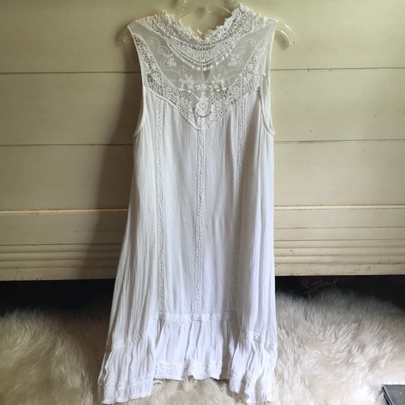 Short White Dress - Picture 2 of 4